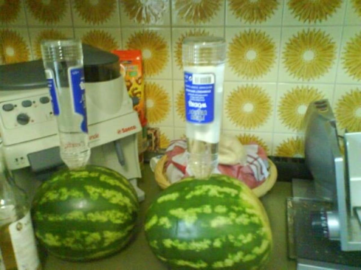 Wassermelone mit Wodka (Melodka) - Rezept