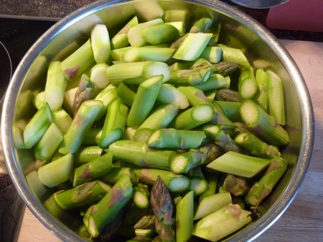 Kalbskopf im Bierteig mit Joghurt-Kräuter Dip - Rezept - Bild Nr. 7