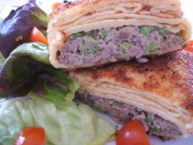 Pfannkuchen: Panierte Pfannkuchen mit pikanter Füllung - Rezept