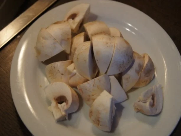 Schnitzel auf Brot mit Beilagen à la Papa - Rezept - Bild Nr. 4