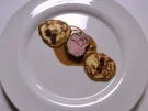 Pochiertes Kalbsfilet im Kräutermantel mit Morcheln und Kartoffelblini - Rezept