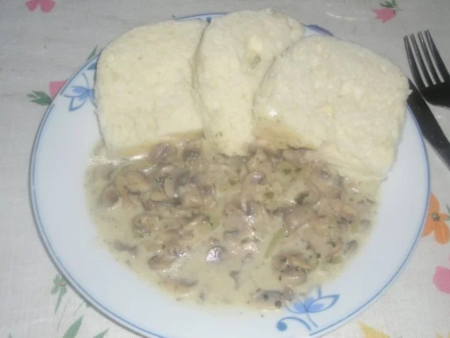 Champignonsauce mit böhmische Knedl - Rezept