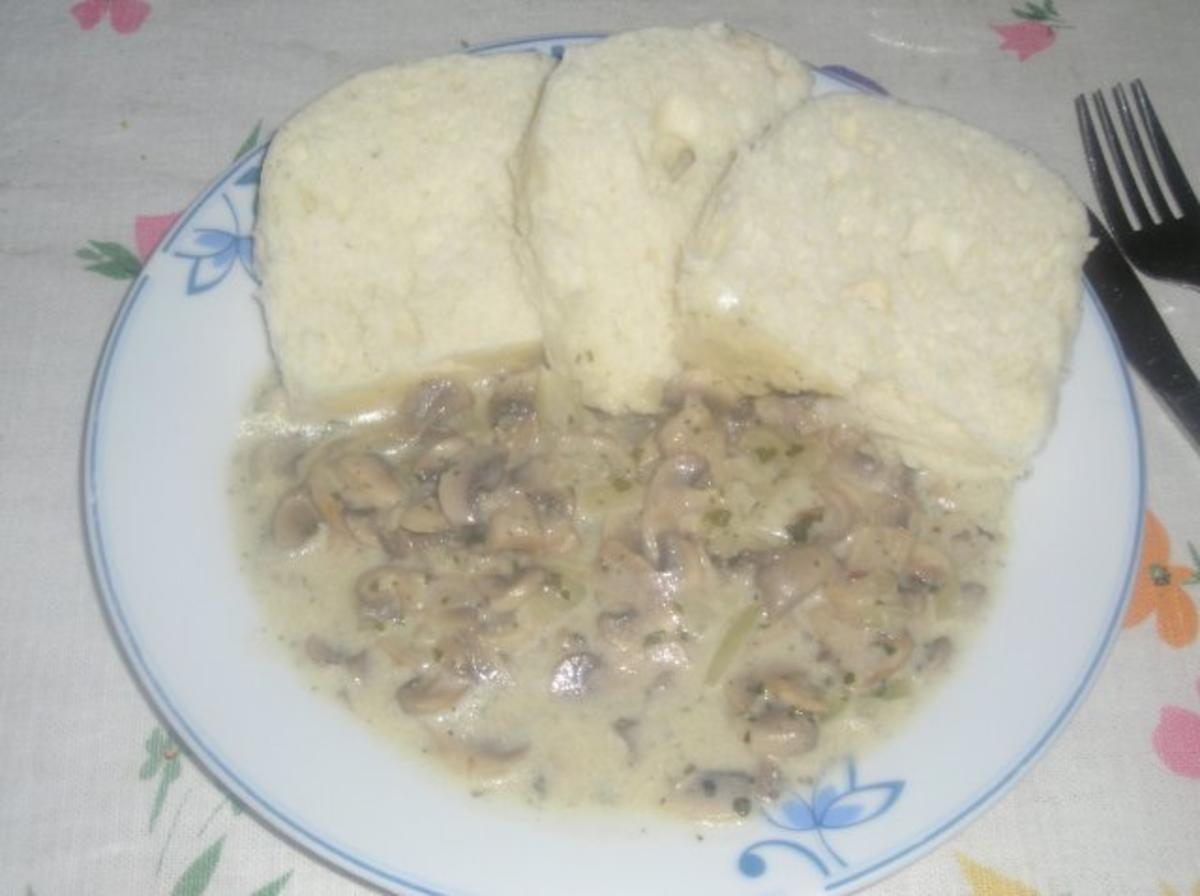 Champignonsauce mit böhmische Knedl - Rezept - kochbar.de