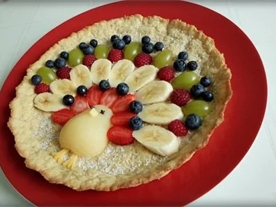 Tarte-Tonkabohnen mit „Pfau“ geschmückt - Rezept - Bild Nr. 2