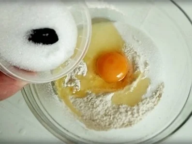 Tarte-Tonkabohnen mit „Pfau“ geschmückt - Rezept - Bild Nr. 6