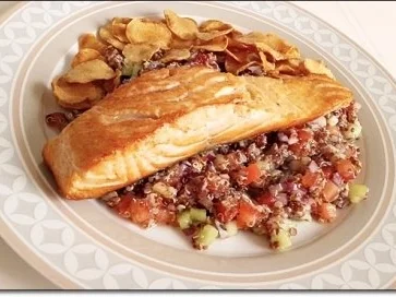 Gebratenes Lachsfilet  mit Quinoa-Salat und Topinambur Chips - Rezept - Bild Nr. 24