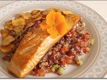 Gebratenes Lachsfilet  mit Quinoa-Salat und Topinambur Chips - Rezept - Bild Nr. 26