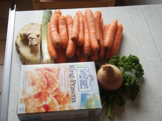 Möhrenblüteneintopf mit Garnelenspieß - Rezept - Bild Nr. 2