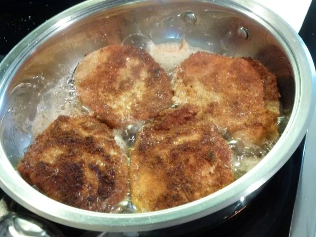 Würzige panierte Schweinesteaks mit Pommes - Rezept - Bild Nr. 5