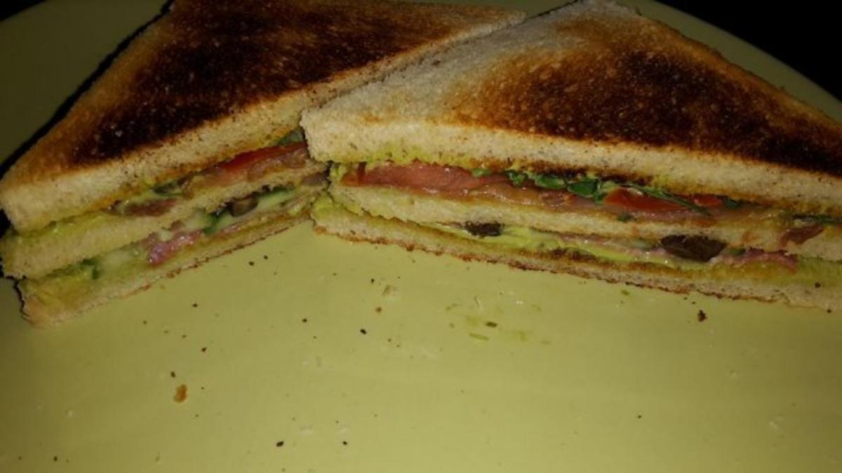 Bilder für Sandwich mit Schinken und Salami - Rezept