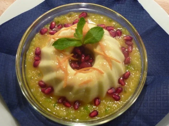 Rezept: Safran Panna Cotta mit Passionfruchtsalsa. Safran Panna Cotta mit Passionfruchtsalsa. - Rezept