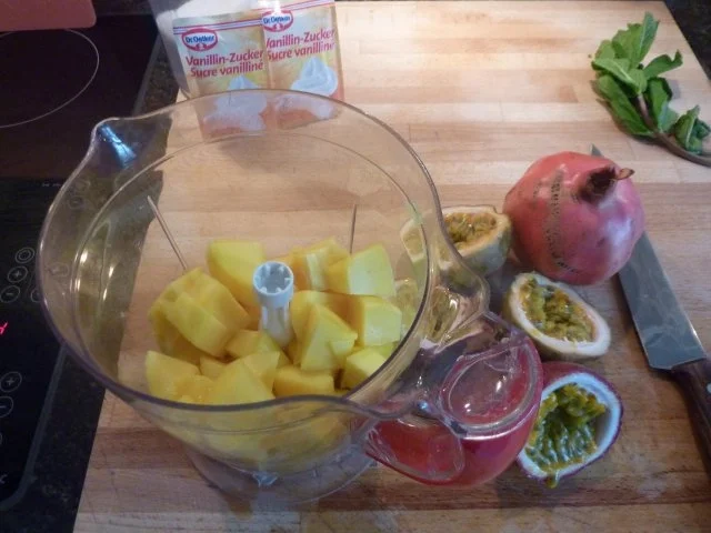 Rezept: Safran Panna Cotta mit Passionfruchtsalsa. Bild Nr. 4 Safran Panna Cotta mit Passionfruchtsalsa. - Rezept - Bild Nr. 4