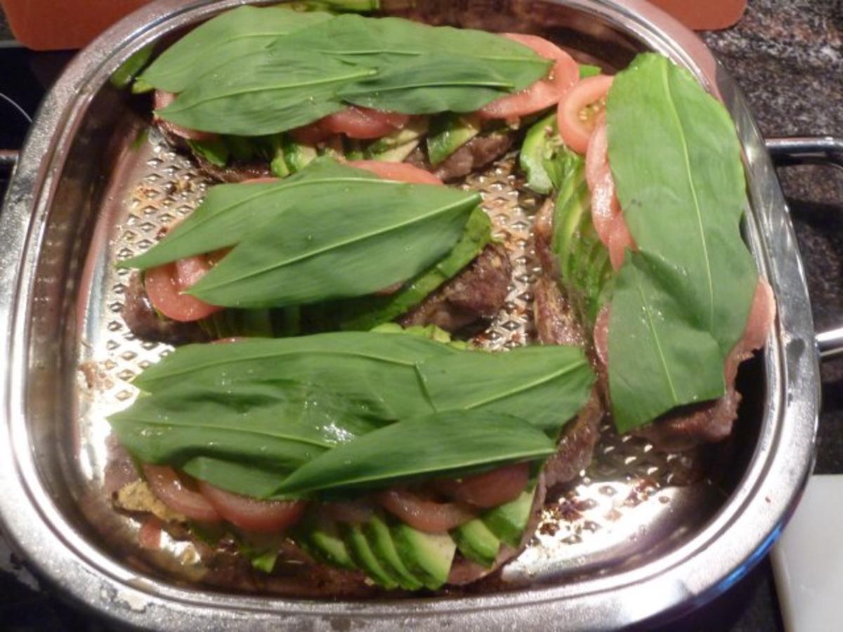 Schweinssteacks mit Avocado-Tomaten überbacken. - Rezept - Bild Nr. 6