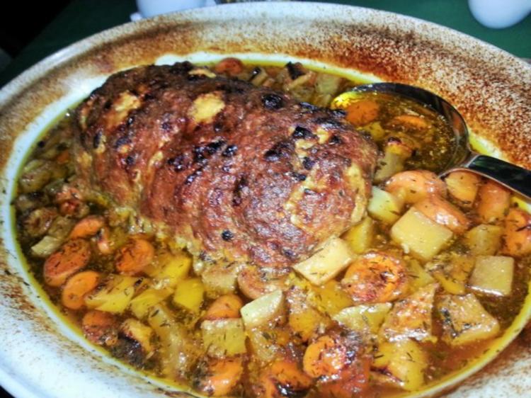 Hackbraten auf Wurzelgemüsebett mit Maispüree - einfach - 119 kcal/100g