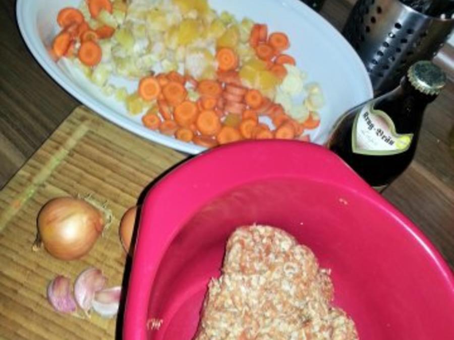 Hackbraten auf Wurzelgemüsebett mit Maispüree - einfach - 119 kcal/100g