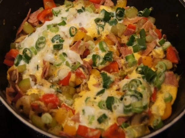 Rezept: Pikantes Omelett mit Gemüse Pikantes Omelett mit Gemüse - Rezept