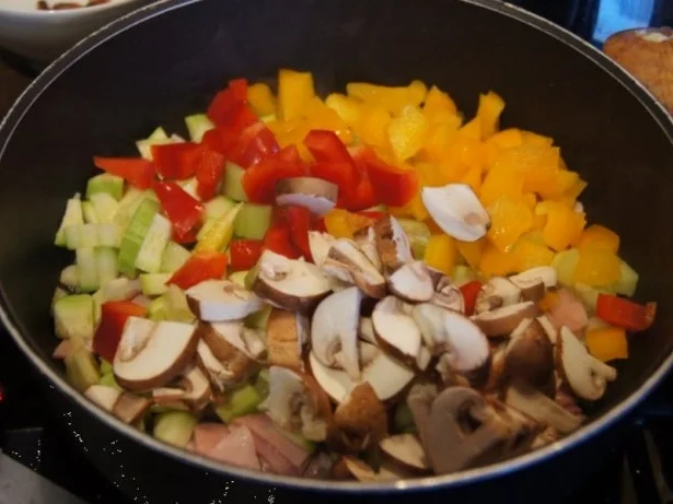 Rezept: Pikantes Omelett mit Gemüse Bild Nr. 5 Pikantes Omelett mit Gemüse - Rezept - Bild Nr. 5