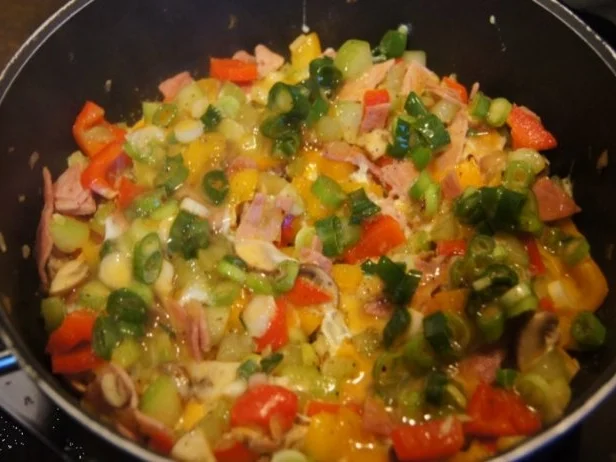 Rezept: Pikantes Omelett mit Gemüse Bild Nr. 7 Pikantes Omelett mit Gemüse - Rezept - Bild Nr. 7