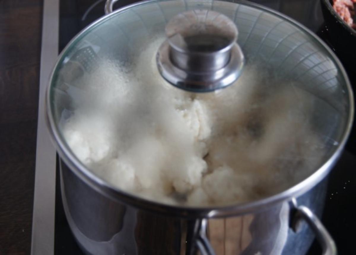 Blumenkohlröschen mit Rinderhack-Gemüsesauce - Rezept - Bild Nr. 4