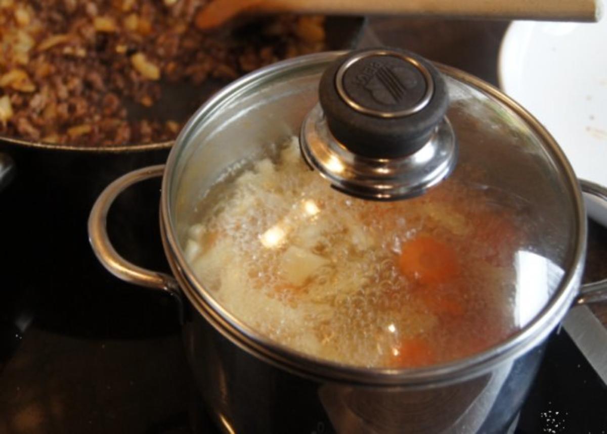 Blumenkohlröschen mit Rinderhack-Gemüsesauce - Rezept - Bild Nr. 11