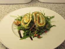 Lachs-Spinat-Rolle im Parmesan-Mantel auf Rucola-Bett - Rezept