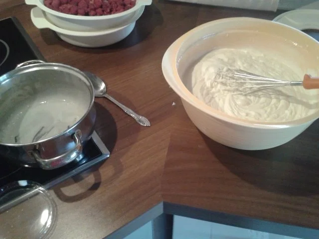 Rezept: Himbeerjoghurttorte Bild Nr. 12 Himbeerjoghurttorte - Rezept - Bild Nr. 12