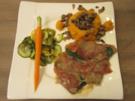 Rezept: Saltimbocca in Weißweinsoße, Süßkartoffel-Türmchen gefüllt mit Champignons & Gemüse Saltimbocca in Weißweinsoße, Süßkartoffel-Türmchen gefüllt mit Champignons & Gemüse - Rezept