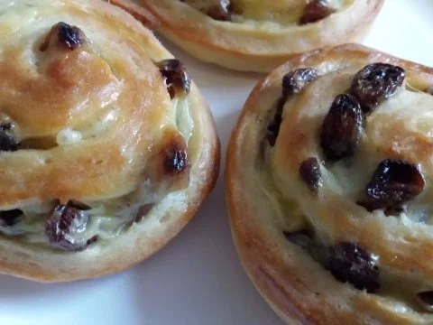 Rezept: Rosinenschnecken Bild Nr. 2 Rosinenschnecken - Rezept - Bild Nr. 2
