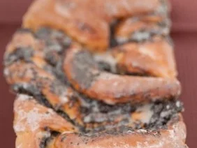 Hefe-Zöpfe mit Mohn- und Marzipan-Füllung - Rezept - Bild Nr. 3