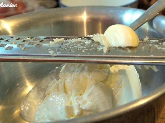 Gefüllte Bouletten mit Kräuterdip - Rezept - Bild Nr. 2