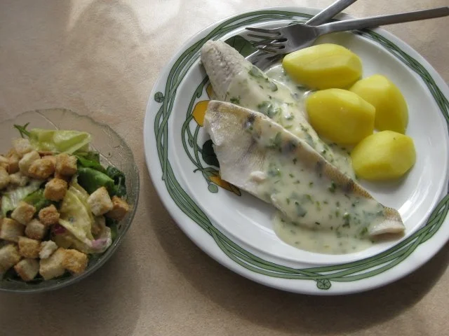 Zanderfilet im Weißweinsud gedünstet - Rezept