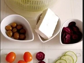Junger Bärlauch Salat mit Fetakäse und Dressing dazu - Rezept - Bild Nr. 6