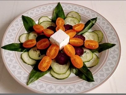 Junger Bärlauch Salat mit Fetakäse und Dressing dazu - Rezept - Bild Nr. 13