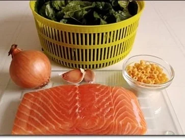 Rezept: Gebratenes Lachsfilet auf Spinatbett Bild Nr. 5 Gebratenes Lachsfilet auf Spinatbett - Rezept - Bild Nr. 5