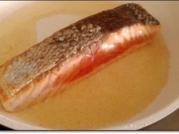 Rezept: Gebratenes Lachsfilet auf Spinatbett Bild Nr. 16 Gebratenes Lachsfilet auf Spinatbett - Rezept - Bild Nr. 16