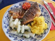 Wolfbarschfilet mit Kohlrabirahmgemüse und Currykartoffelstampf - Rezept