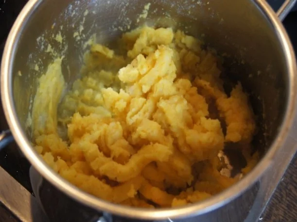 Wolfbarschfilet mit Kohlrabirahmgemüse und Currykartoffelstampf - Rezept - Bild Nr. 9