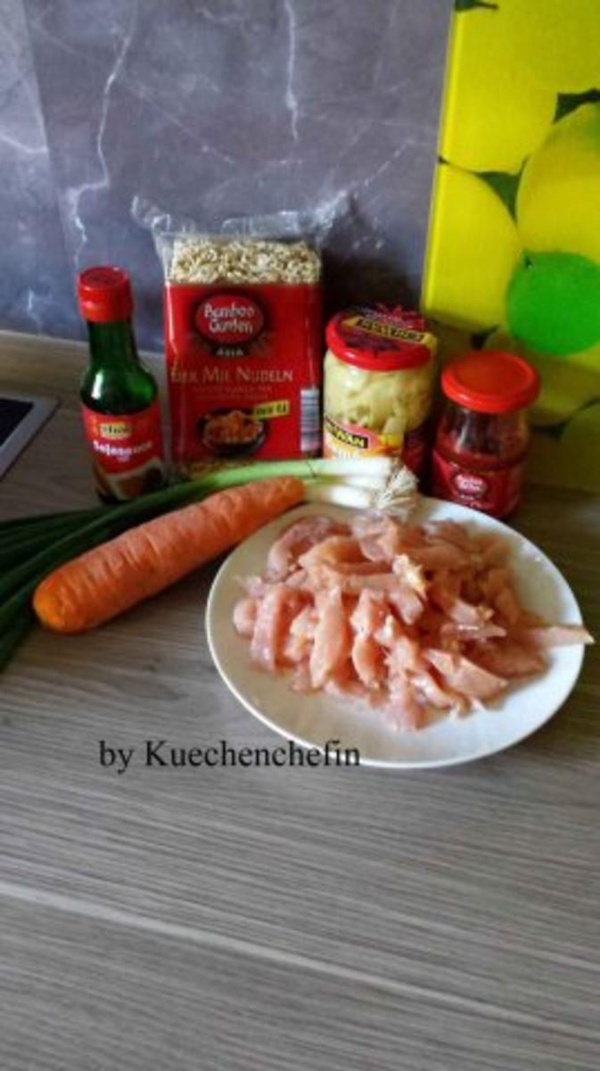 Bilder für Gebratene Nudeln mit Hähnchenbruststreifen und Gemüse - Rezept