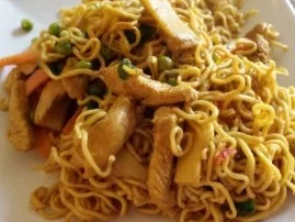 Gebratene Nudeln mit Hähnchenbruststreifen und Gemüse - Rezept - Bild Nr. 7