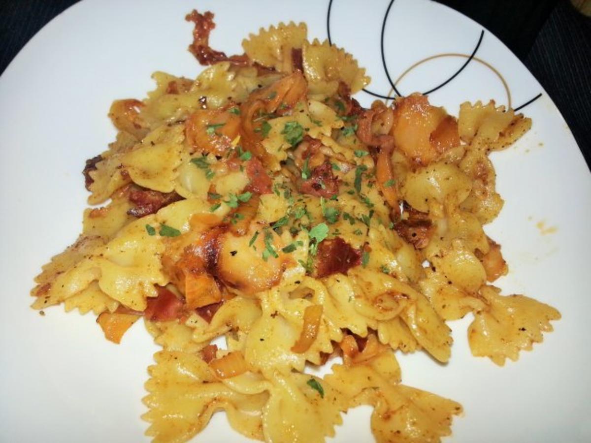 Krautnudeln mit Farfalle und Zwiebel - Rezept Eingereicht von Kumiko