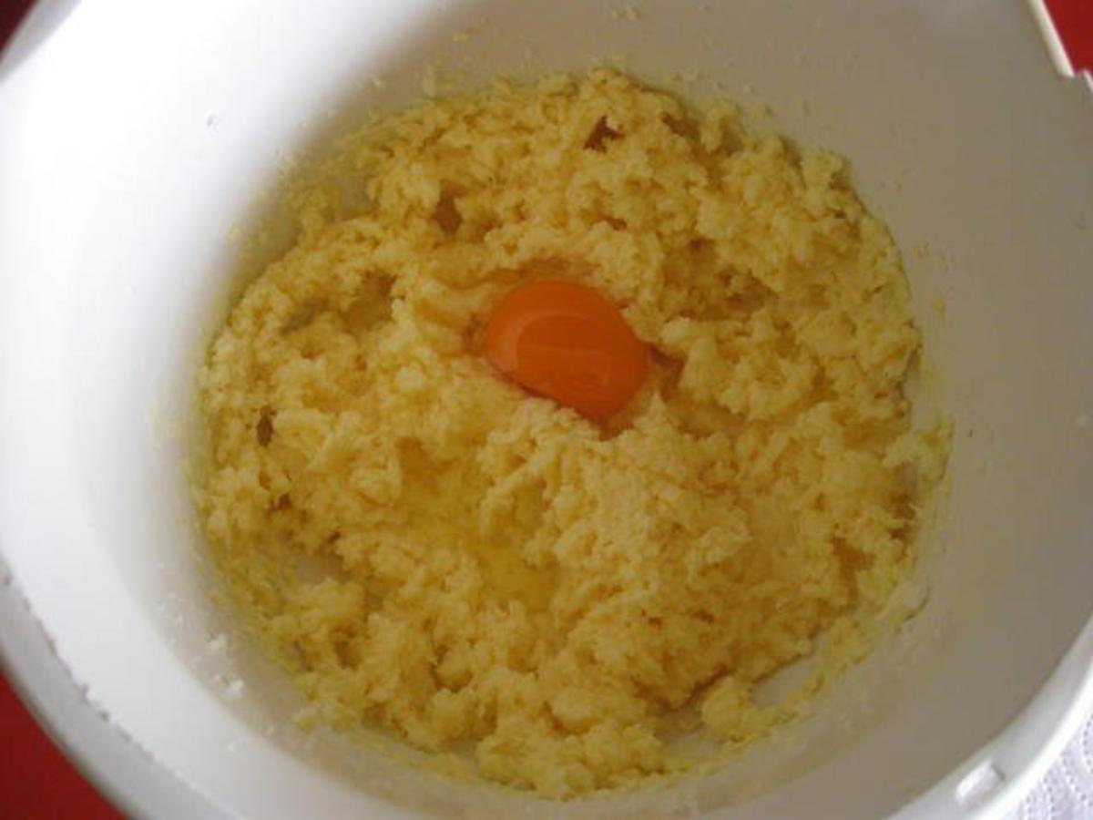 Gugelhupf mit Mandarinen und Schmand - Rezept - Bild Nr. 4