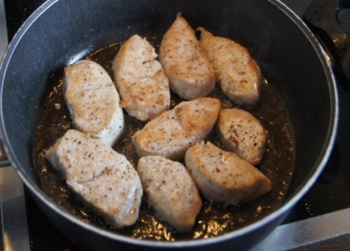 Rezept mit - und Rahm-Möhrenblüten Kartoffelpilzen Puten-Ministeaks