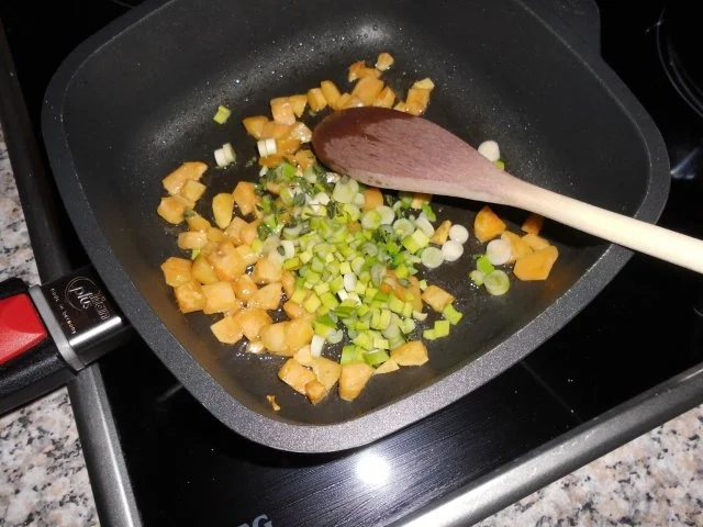 Rezept: Waldpilzsuppe mit Süßkartoffelcroutons>> Bild Nr. 4 Waldpilzsuppe mit Süßkartoffelcroutons>> - Rezept - Bild Nr. 4