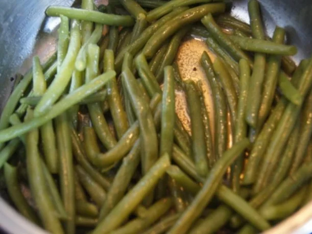 Rezept: Lammkeule mit Buschbohnen und Mandelbällchen Bild Nr. 11 Lammkeule mit Buschbohnen und Mandelbällchen - Rezept - Bild Nr. 11