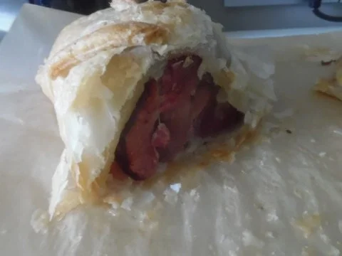 Rezept: Kasseler im Blätterteig mit Kartoffel-Möhren-Stampf und Rahm-Ananas-Sauerkraut Bild Nr. 2 Kasseler im Blätterteig mit Kartoffel-Möhren-Stampf und Rahm-Ananas-Sauerkraut - Rezept - Bild Nr. 2