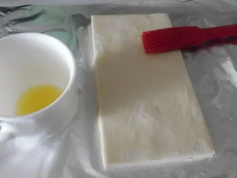 Rezept: Kasseler im Blätterteig mit Kartoffel-Möhren-Stampf und Rahm-Ananas-Sauerkraut Bild Nr. 7 Kasseler im Blätterteig mit Kartoffel-Möhren-Stampf und Rahm-Ananas-Sauerkraut - Rezept - Bild Nr. 7