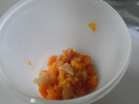 Rezept: Kasseler im Blätterteig mit Kartoffel-Möhren-Stampf und Rahm-Ananas-Sauerkraut Bild Nr. 11 Kasseler im Blätterteig mit Kartoffel-Möhren-Stampf und Rahm-Ananas-Sauerkraut - Rezept - Bild Nr. 11