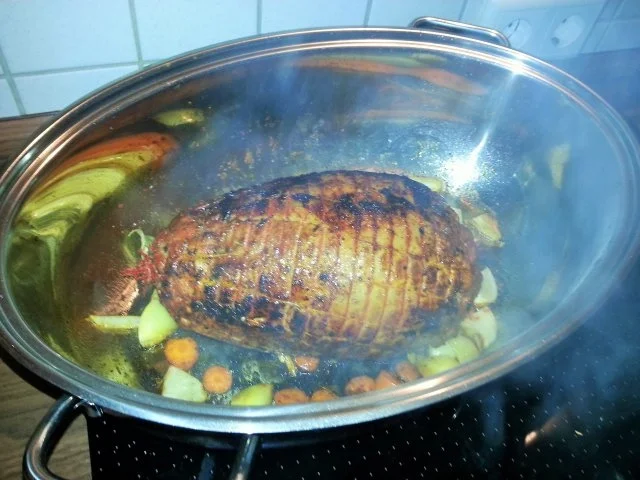 Kalbsrollbraten in Rahmsauce an Rosmarinkartoffeln, dazu Spargel & Sauce Bernaise - Rezept - Bild Nr. 4