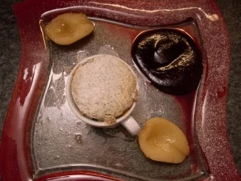 Mohnsoufflee an Weißweinbirne - Rezept