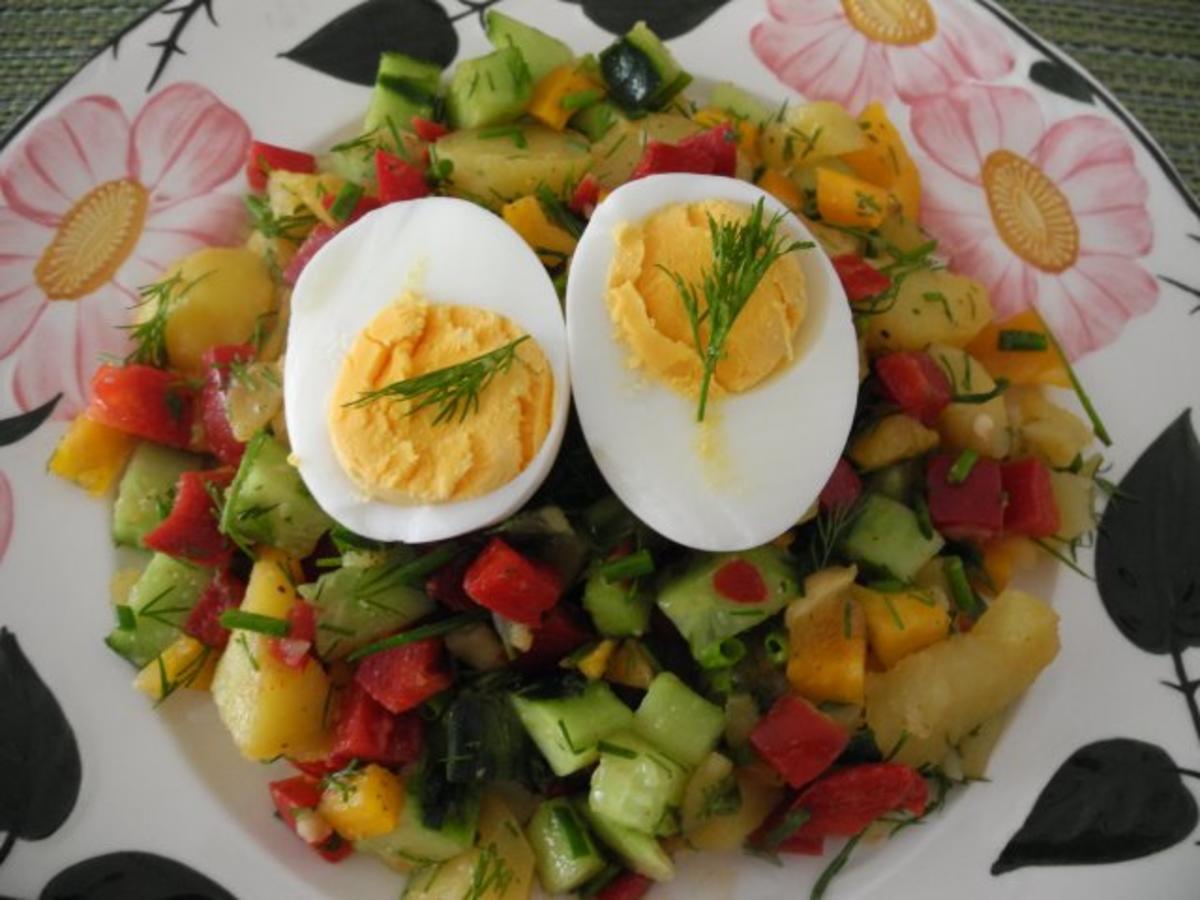 Oster - Ei auf buntem Salat - Nest - Rezept - Bild Nr. 2